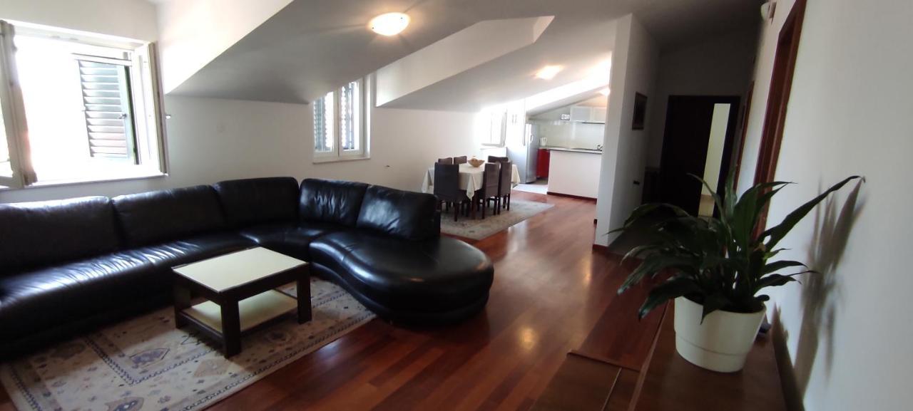 Luxury City Centre Apartment With Stunning View Omiš Exteriér fotografie