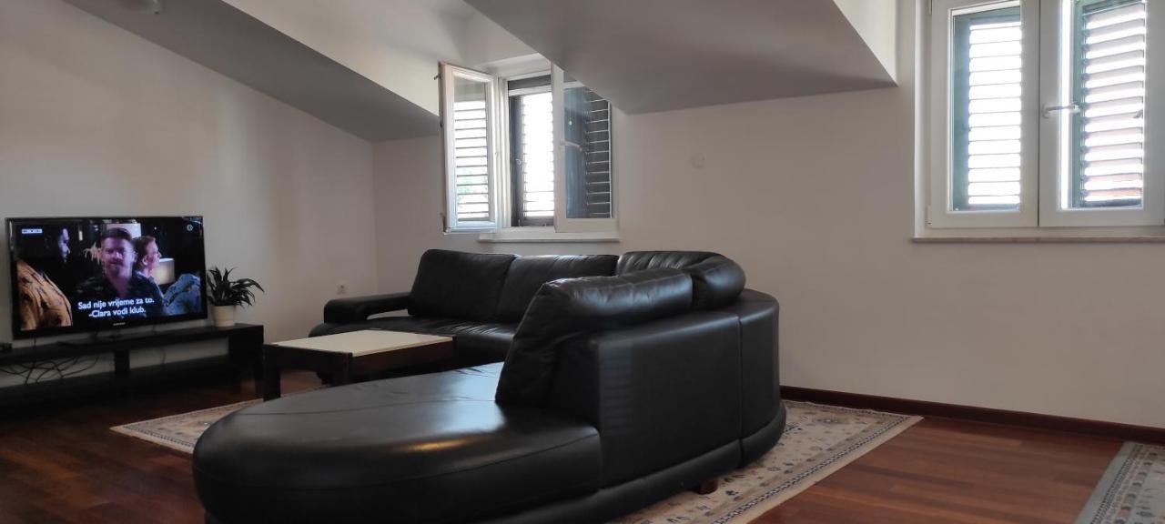Luxury City Centre Apartment With Stunning View Omiš Exteriér fotografie