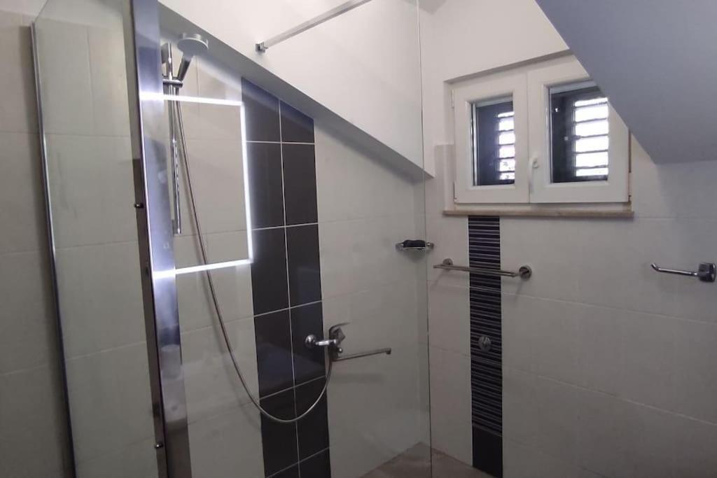 Luxury City Centre Apartment With Stunning View Omiš Exteriér fotografie