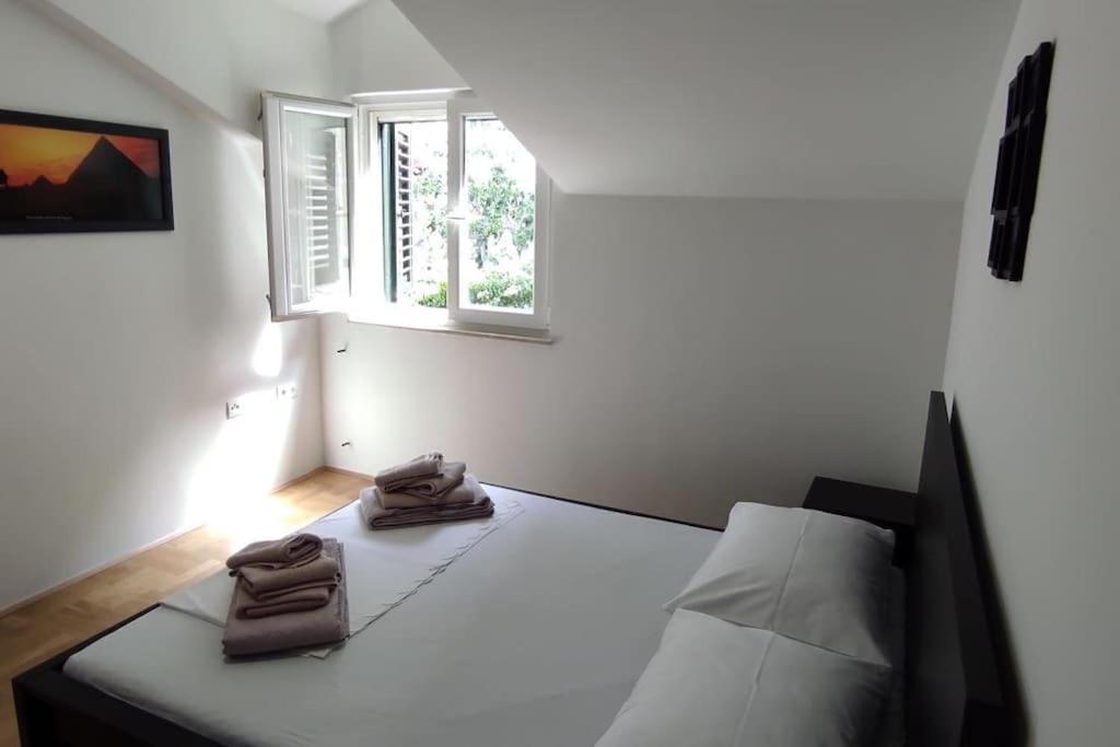 Luxury City Centre Apartment With Stunning View Omiš Exteriér fotografie