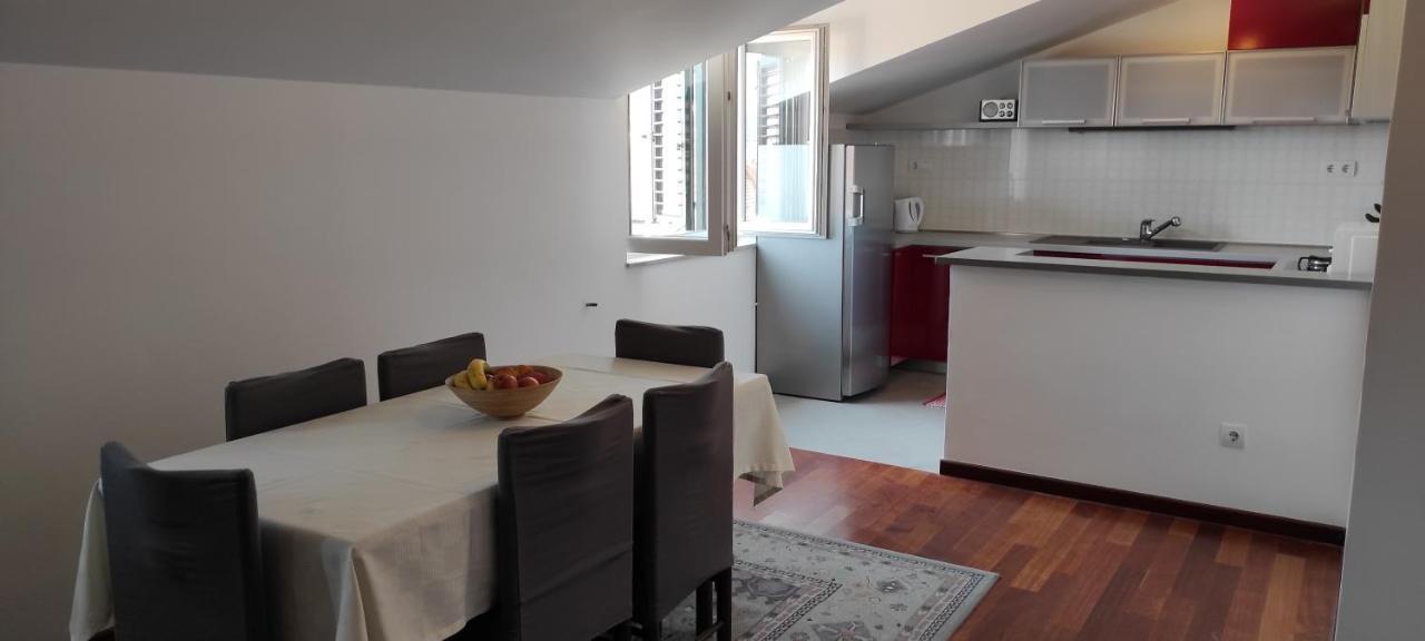 Luxury City Centre Apartment With Stunning View Omiš Exteriér fotografie