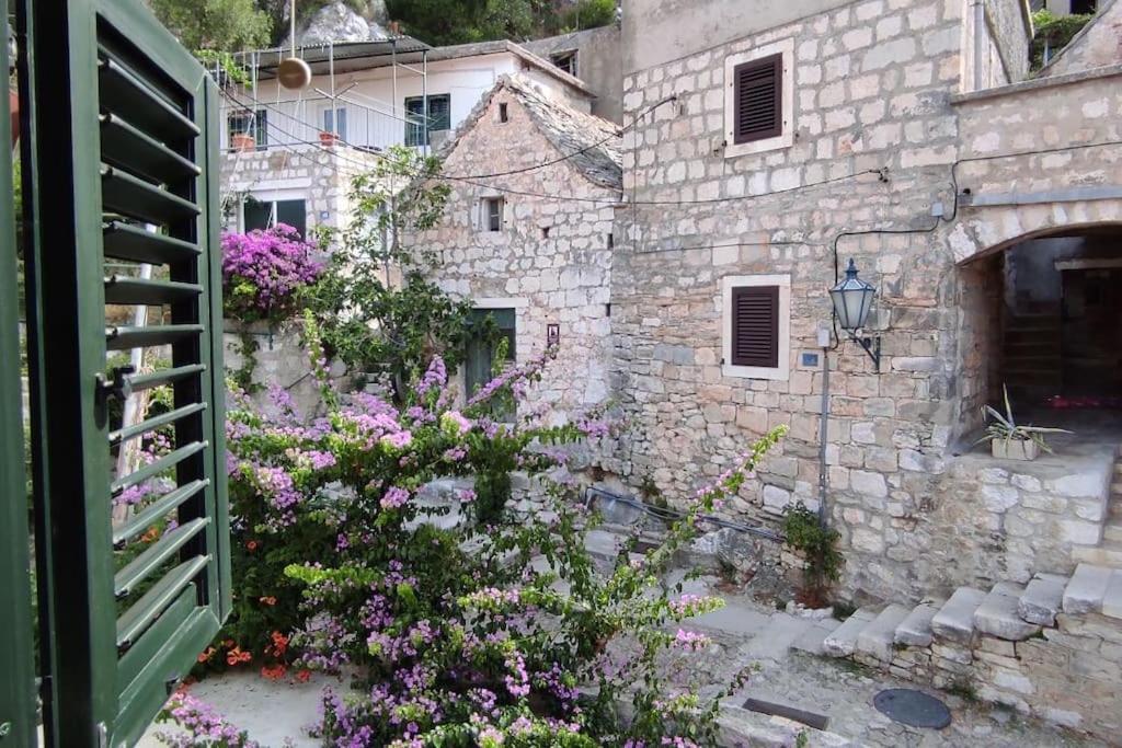 Luxury City Centre Apartment With Stunning View Omiš Exteriér fotografie
